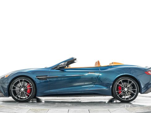 Used 2016 Aston Martin Vanquish Volante RWD image 6