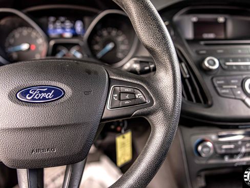 Used 2017 Ford Focus SE image 24