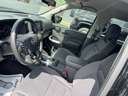 Used 2023 Nissan Frontier SV w/ SV Convenience Package RWD image 15