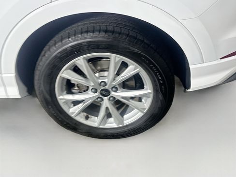 Used 2024 Audi Q3 2.0T Premium image 11