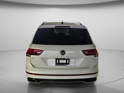 Certified 2024 Volkswagen Tiguan SE R-Line FWD image 5