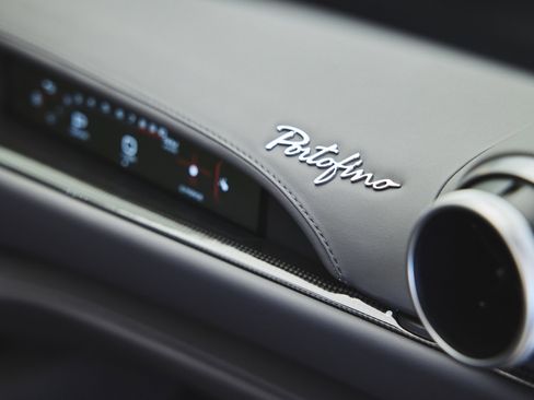 Used 2019 Ferrari Portofino image 38