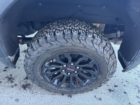 Used 2022 GMC Sierra 1500 AT4X image 7