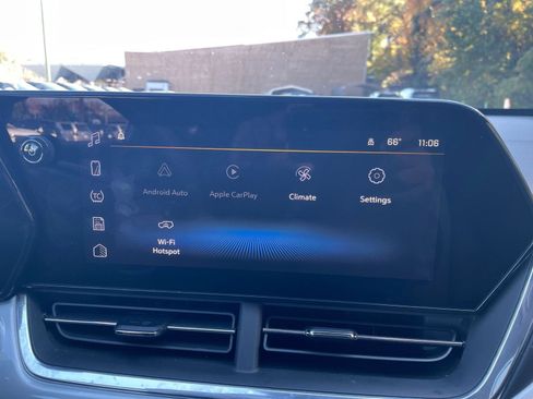 Used 2025 Chevrolet Trax LT image 20