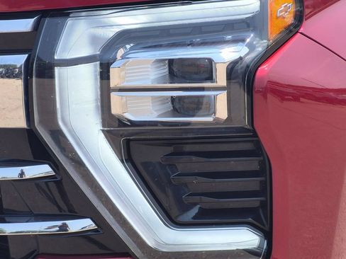 Used 2024 Chevrolet Silverado 2500 LTZ w/ LTZ Convenience Package AWD/4WD image 9