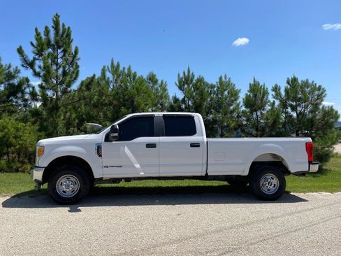 Used 2017 Ford F250 XL w/ Power Equipment Group AWD/4WD image 5
