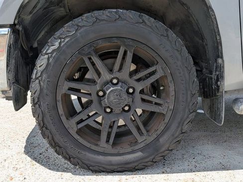 Used 2020 Toyota Tundra SR5 w/ SR5 Upgrade Package RWD image 9