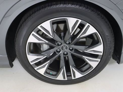 Certified 2026 Audi Q8 Premium Plus w/ Premium Plus Package AWD/4WD image 9