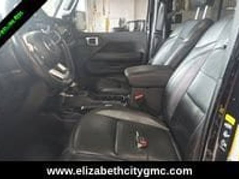 Used 2021 Jeep Wrangler Unlimited Sahara AWD/4WD image 6