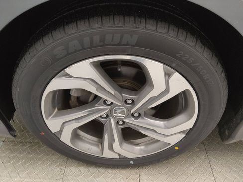 Used 2020 Honda Accord EX image 31