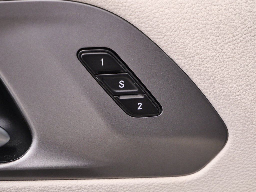 Certified 2023 Chrysler Pacifica Touring-L FWD image 21