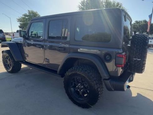 Used 2025 Jeep Wrangler Unlimited Sport AWD/4WD image 6