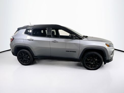 Used 2022 Jeep Compass Latitude w/ Convenience Group AWD/4WD image 4