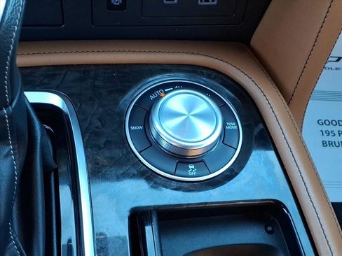 Used 2023 INFINITI QX80 Sensory w/ All-Season Package image 23