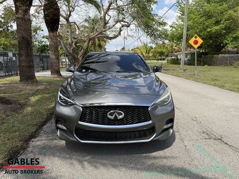 Used 2018 INFINITI QX30 Sport w/ Leather Package image 9