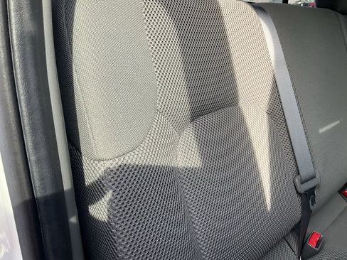 Used 2021 Nissan Frontier SV w/ Midnight Edition Floor Mats image 50