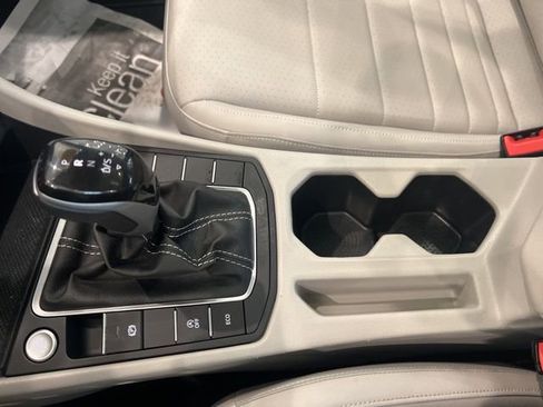 Used 2023 Volkswagen Jetta SE w/ Panoramic Sunroof Package FWD image 30