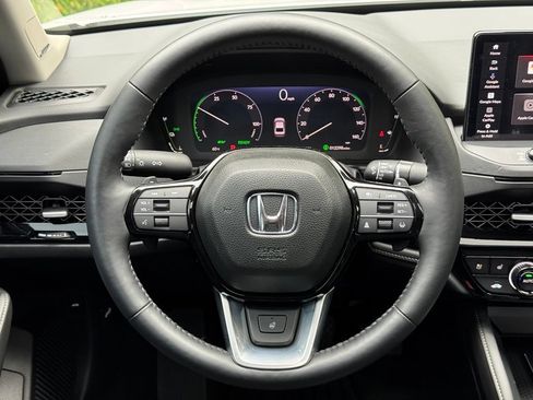 Certified 2025 Honda Accord Touring image 22