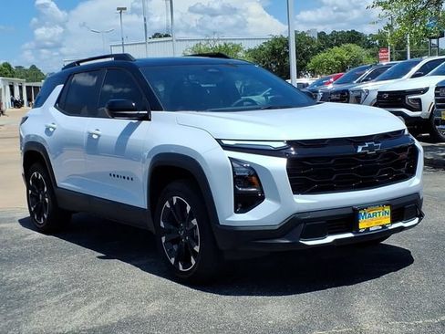 New 2026 Chevrolet Equinox RS w/ Convenience Package III FWD image 3