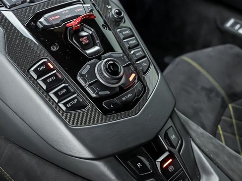 Used 2018 Lamborghini Aventador S AWD/4WD image 32