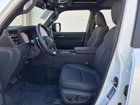 Used 2024 Lexus GX 550 AWD/4WD image 17