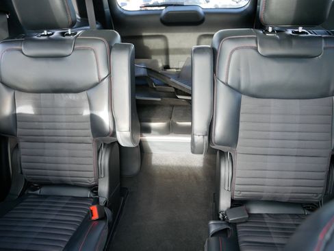 Used 2025 Ford Explorer ST-Line image 13