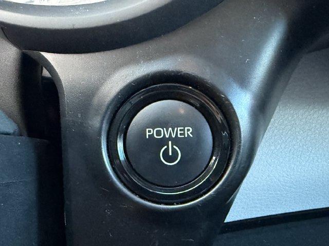 Used 2025 Toyota Sienna LE FWD image 23