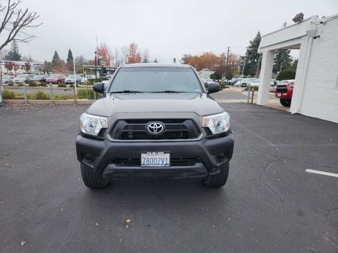 Used 2015 Toyota Tacoma PreRunner image 6