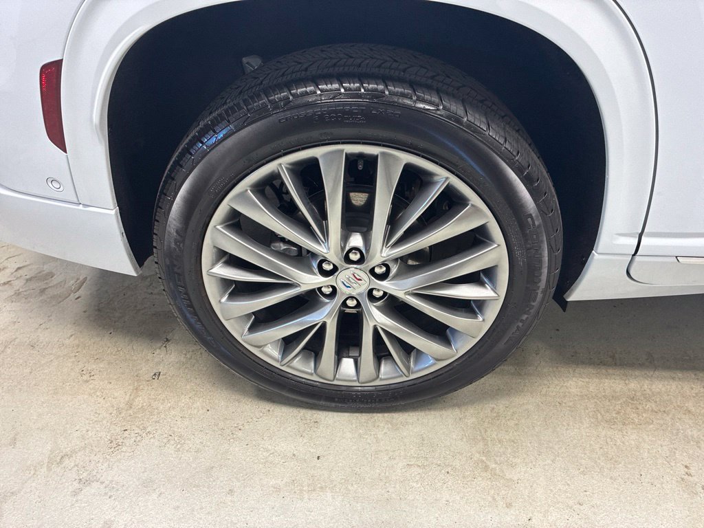 Used 2026 Buick Enclave Avenir w/ Super Cruise Package AWD/4WD image 3