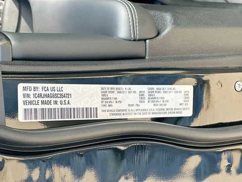 New 2025 Jeep Grand Cherokee Altitude image 33