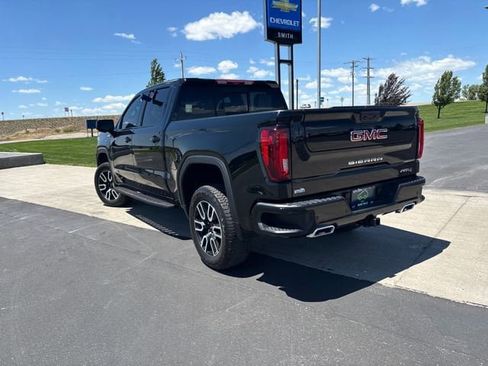 Certified 2025 GMC Sierra 1500 AT4 w/ AT4 Premium Package AWD/4WD image 6