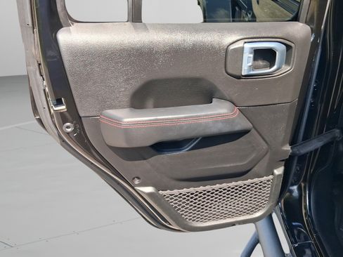 Used 2021 Jeep Wrangler Unlimited Rubicon AWD/4WD image 23