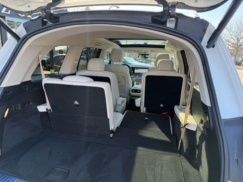 New 2026 Mercedes-Benz GLS 450 4MATIC image 4