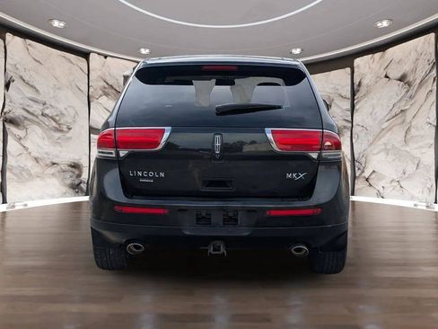Used 2013 Lincoln MKX FWD image 9