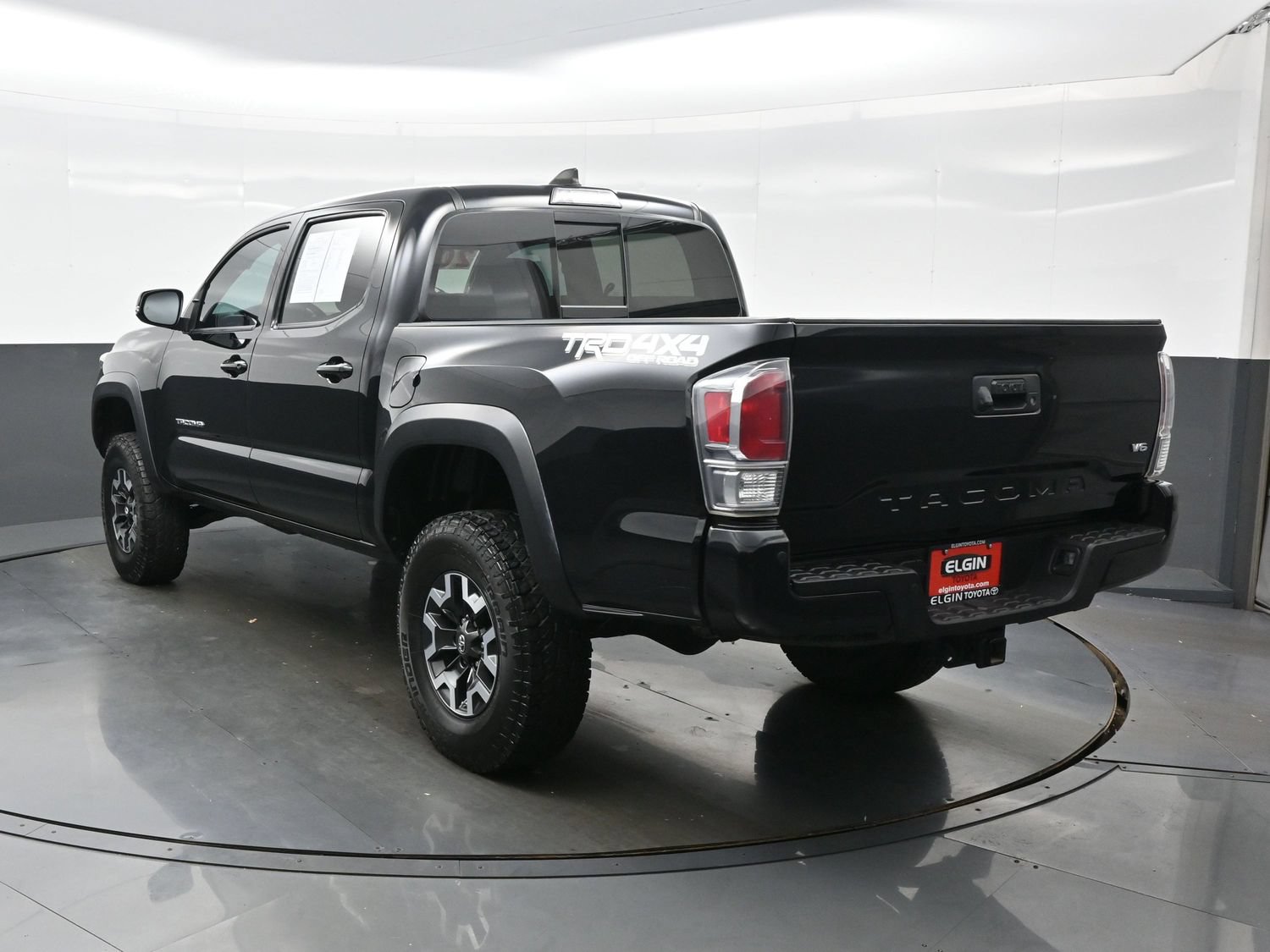 Used 2020 Toyota Tacoma TRD Off-Road w/ Technology Package AWD/4WD image 4