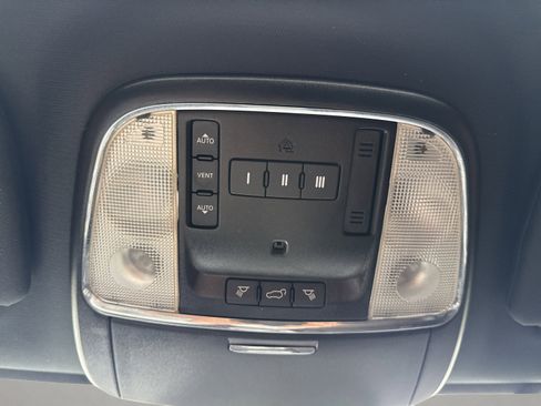 Used 2021 Jeep Grand Cherokee Limited AWD/4WD image 27