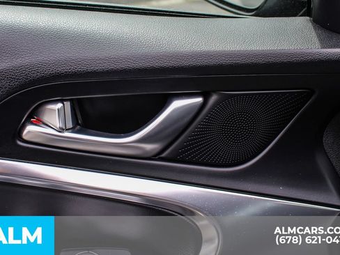 Used 2025 Genesis G70 2.5T AWD/4WD image 38