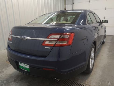 Used 2017 Ford Taurus SE FWD image 9