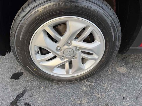 Used 2021 Hyundai Venue SE image 8