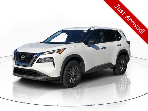 Used 2023 Nissan Rogue S FWD image 2