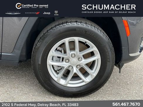 Used 2023 Jeep Grand Cherokee L Laredo w/ Luxury Tech Group I AWD/4WD image 9