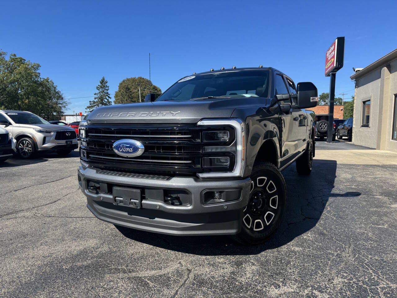 Used 2025 Ford F250 Platinum AWD/4WD image 2