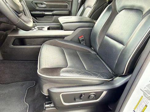 Used 2025 RAM 1500 Laramie AWD/4WD image 24