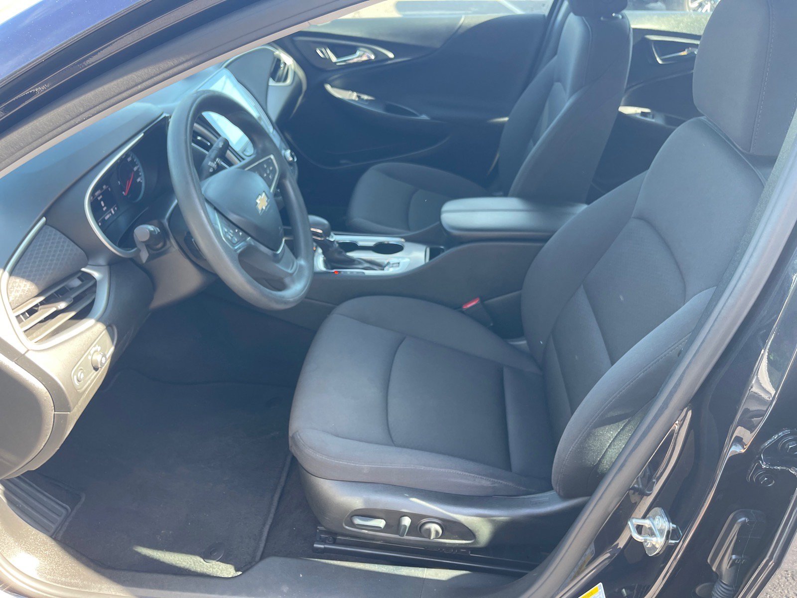 Used 2023 Chevrolet Malibu LT w/ Driver Confidence Package FWD image 10