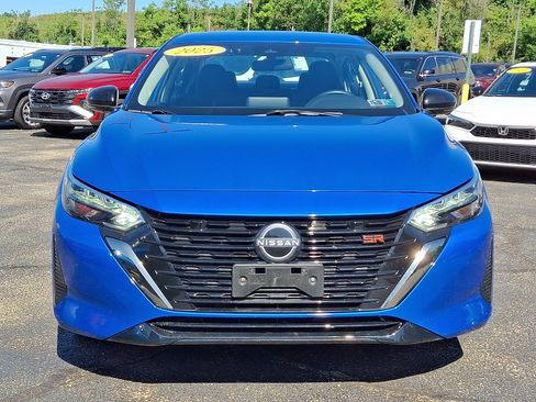 Used 2025 Nissan Sentra SR FWD image 2