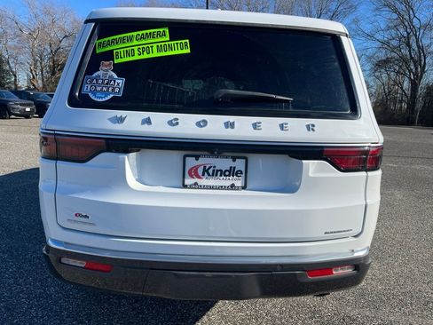 Used 2022 Jeep Wagoneer Series III w/ Flexible Seating Group image 7