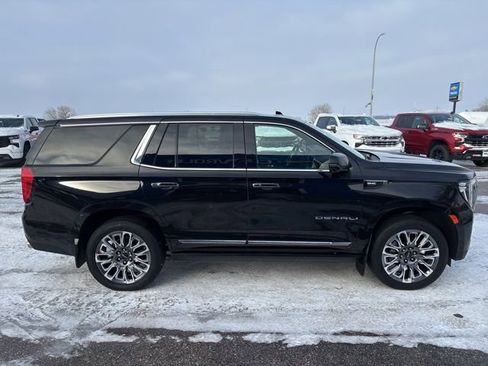 Used 2024 GMC Yukon Denali Ultimate AWD/4WD image 5