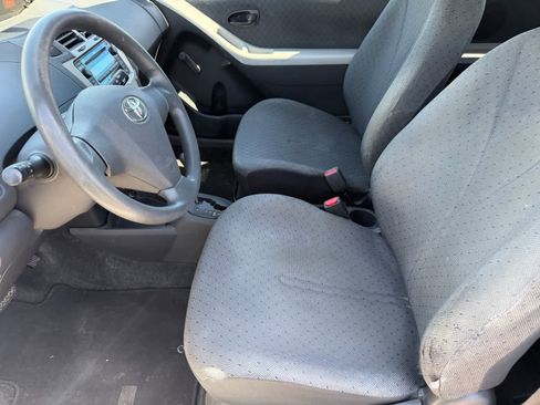 Used 2011 Toyota Yaris 2-Door Hatchback w/ Convenience Pkg FWD image 10