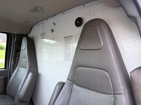 Used 2018 GMC Savana 3500 Extended w/ Driver Convenience Package RWD image 16