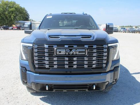 New 2026 GMC Sierra 3500 Denali Ultimate image 12
